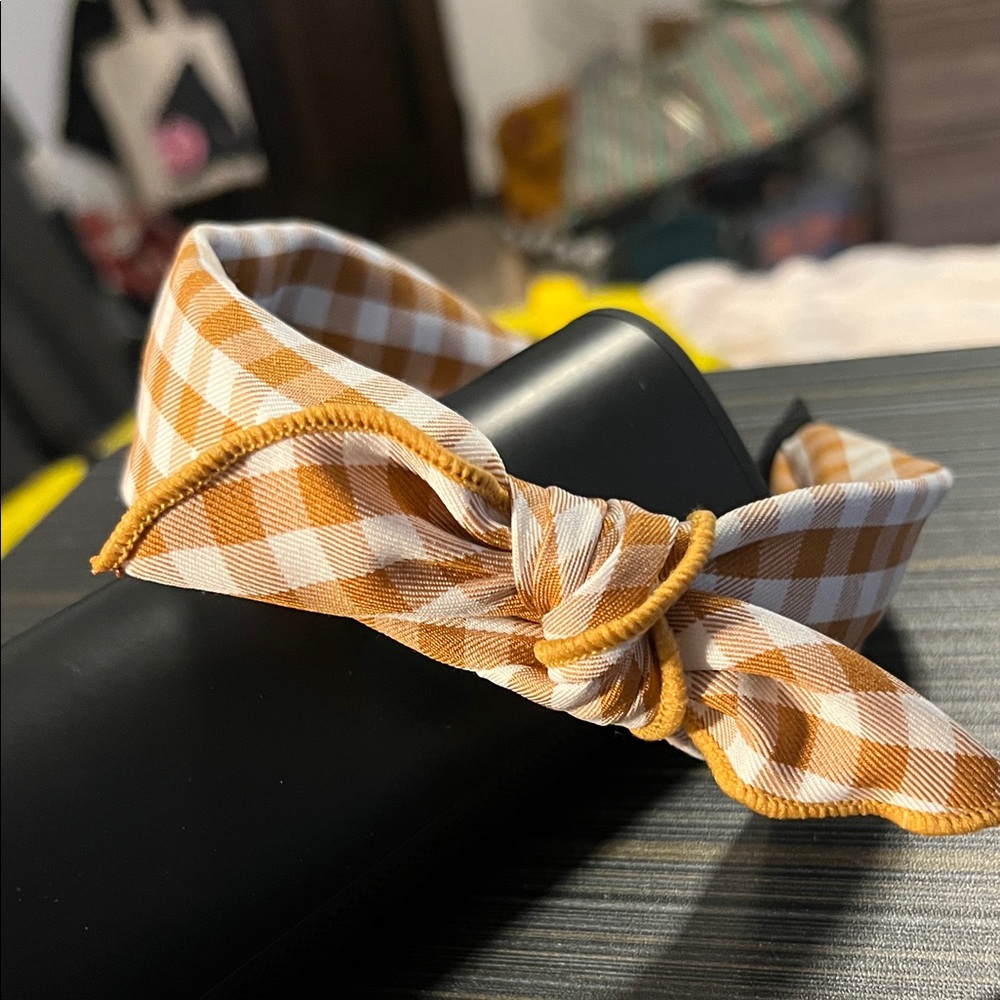 Stylish Gingham Headband - Tan and White
